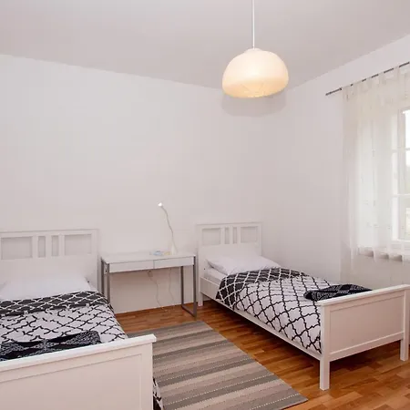 Dinos Place Daire Zadar