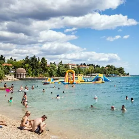 Апартаменты Dinos Place *