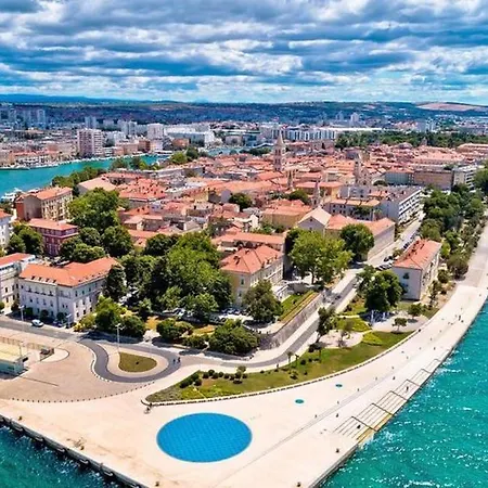 Dinos Place Apartamento Zadar